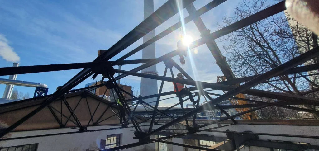 Radovi na sigurnoj demontaži industrijskog postrojenja (6)